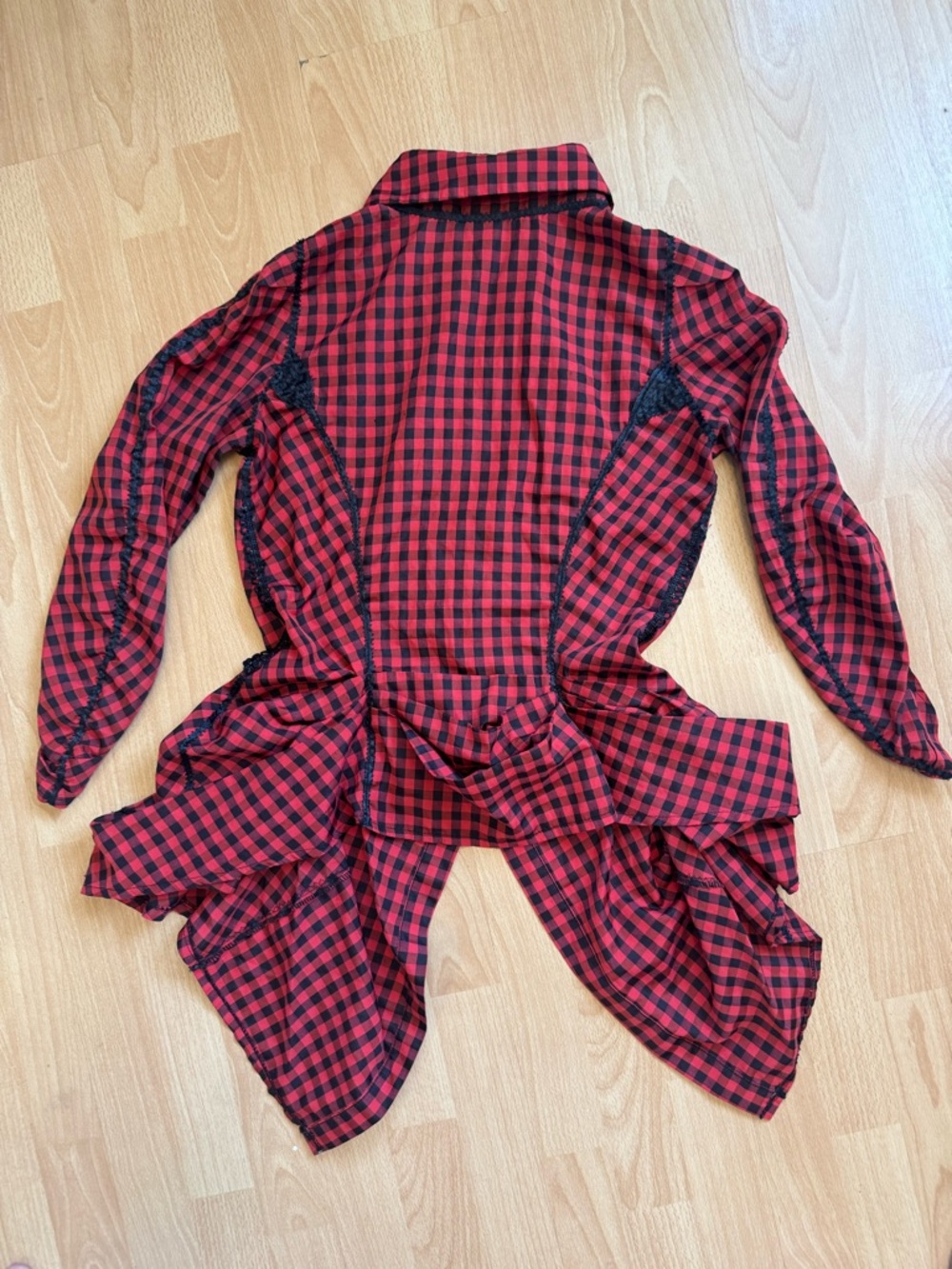 Mara Margo Victorian style handkerchief hem blouse - Picture 6 of 9